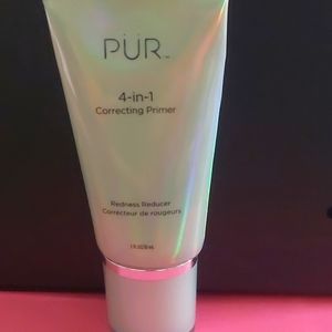 PÜR 4 in 1 Correcting Primer